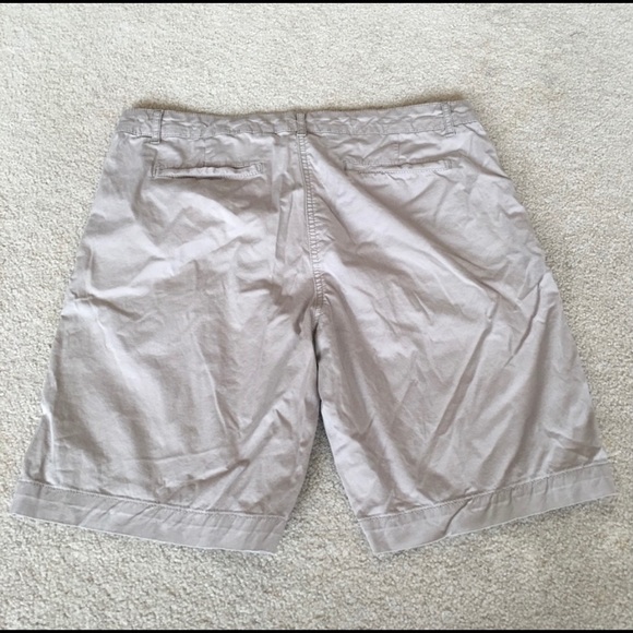 Boden Helena Khaki Chino 9” Shorts-10 - Picture 8 of 9